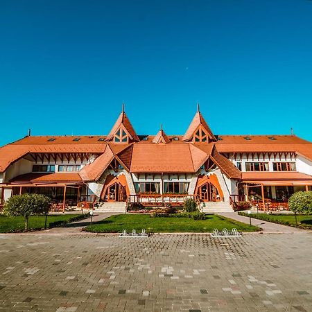 Bonanza Pensiune&Restaurant Mera Bagian luar foto