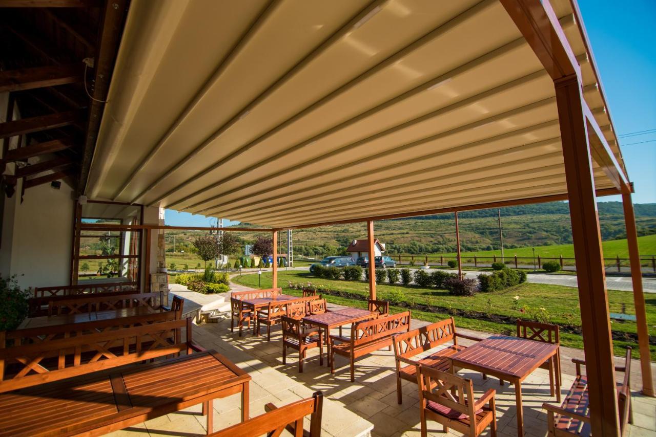 Bonanza Pensiune&Restaurant Mera Bagian luar foto