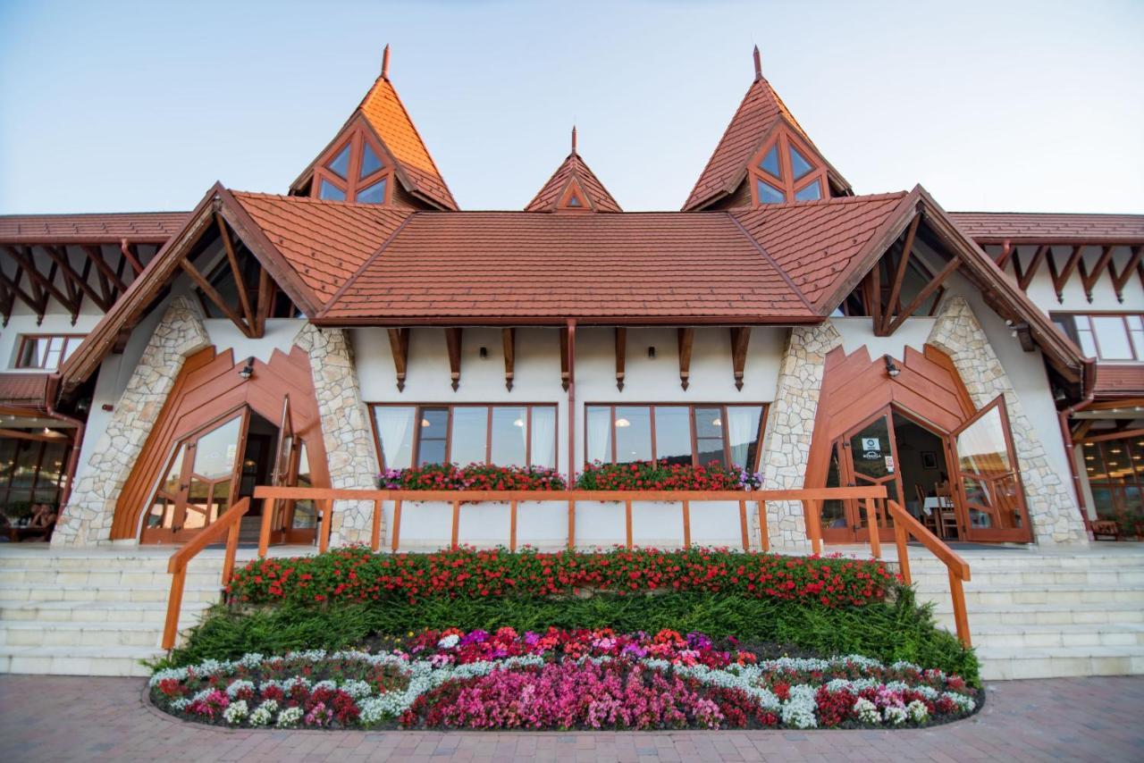 Bonanza Pensiune&Restaurant Mera Bagian luar foto